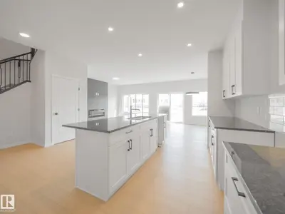 Interior photo 2 of 927 18 AV NW