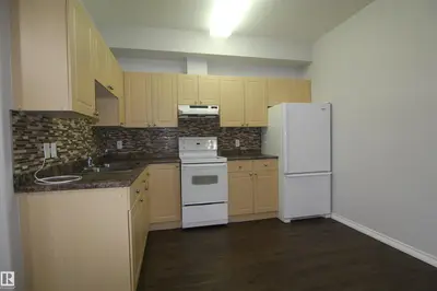Interior photo 3 of #127 8802 SOUTHFORT