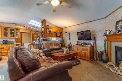 Interior photo 2 of 1529 Range Road 272 Rural Parkland County, Alberta N