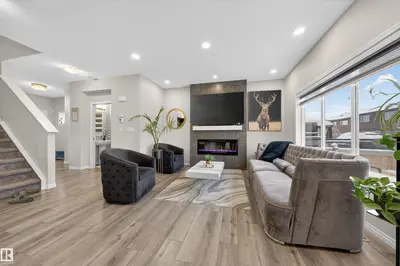 Interior photo 2 of 6085 King LD SW