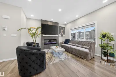 Interior photo 3 of 6085 King LD SW