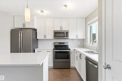 Interior photo 3 of 2241 PRICE LN SW