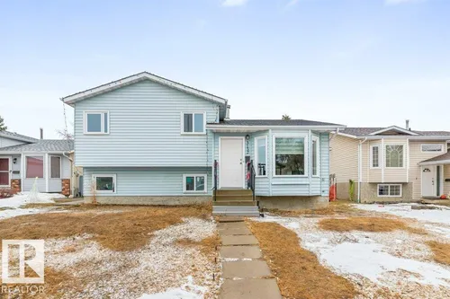 3132 49A ST NW, Edmonton - $399,900