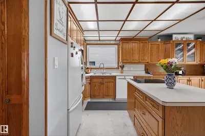 Interior photo 2 of 5329 65 St