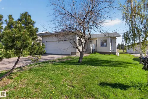 5204 55 Ave, Mundare - $299,900
