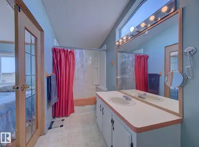 Interior photo 4 of 534034 RR182