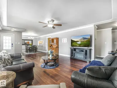 Interior photo 1 of 5406 46 AV