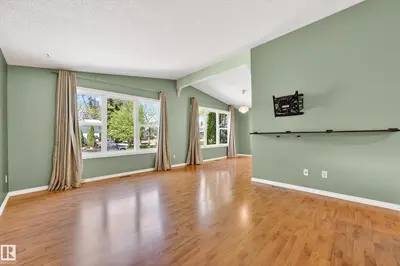 Interior photo 2 of 1017 McDermid DR