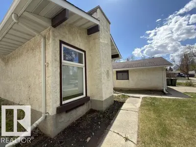 Interior photo 2 of 18 LATIMER PL