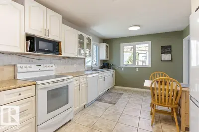 Interior photo 4 of 23 MAPLE DR
