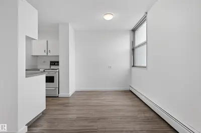 Interior photo 2 of #1007 9930 113 ST NW