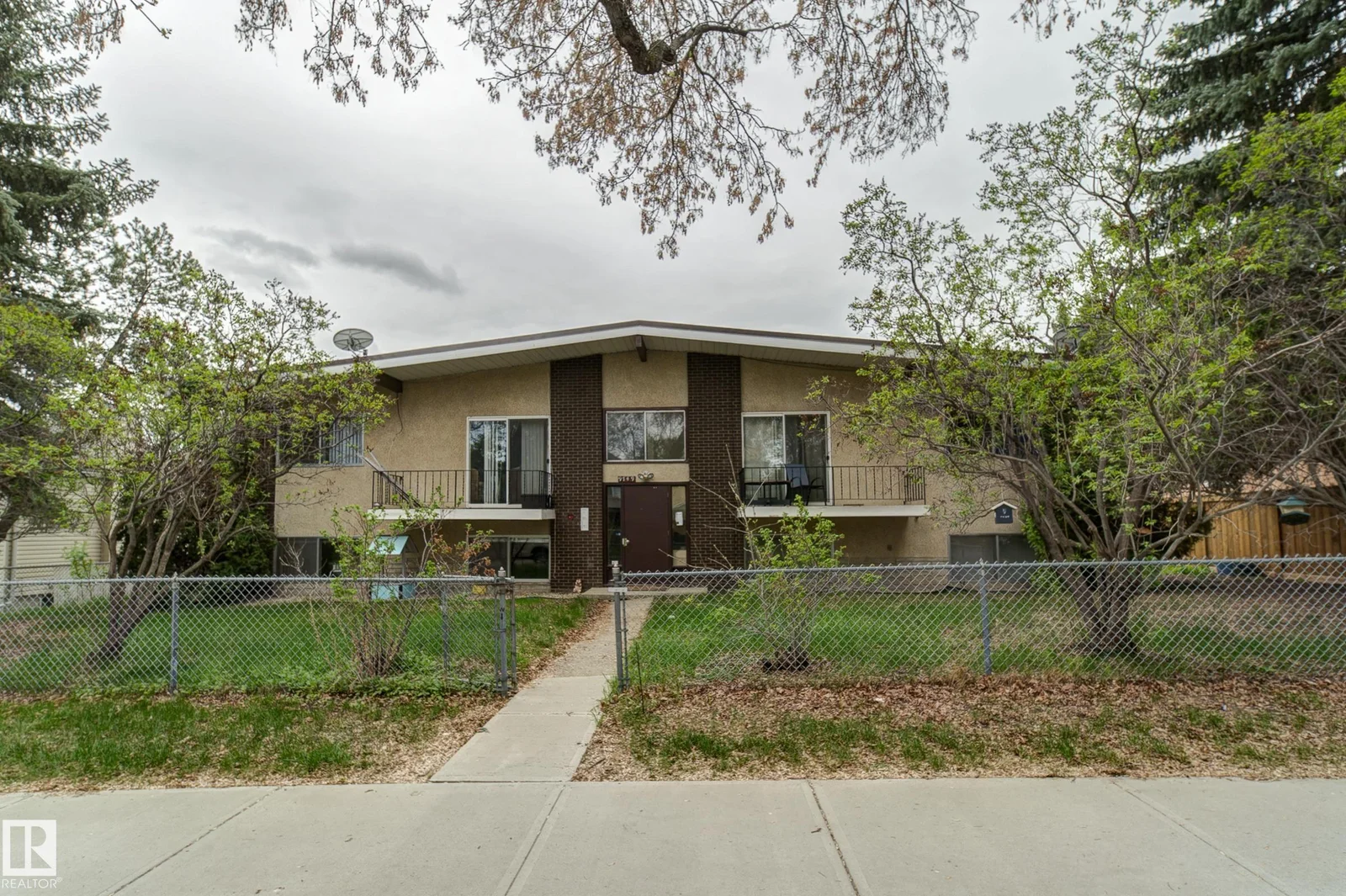 9749 88 AV NW, Edmonton - 2 bedroom Quadruplex for sale