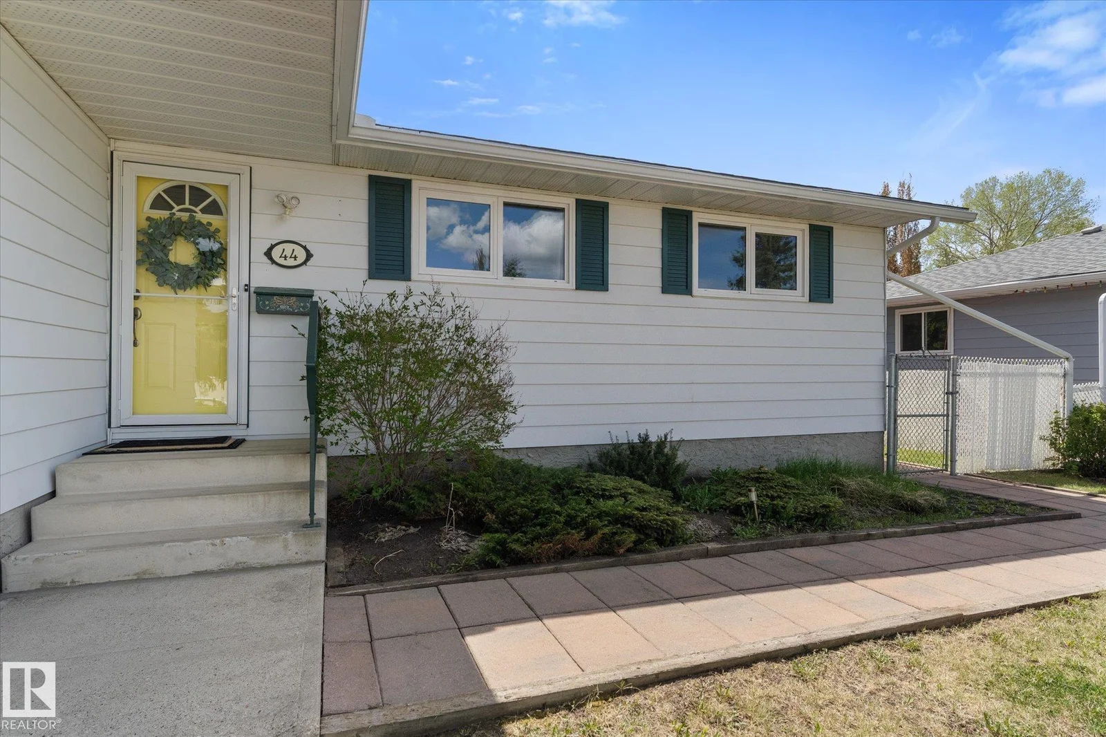 44 PEACE RIVER DR, Devon - 4 bedroom Detached Single Family for sale