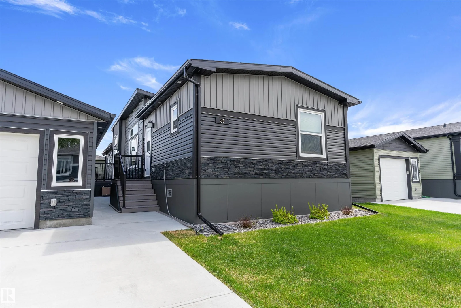 86 Meadowview RD, Morinville - 4 bedroom Single Family Residence for sale