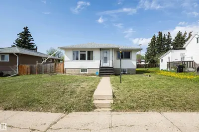 Interior photo 1 of 4414 54 AV