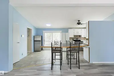 Interior photo 2 of 6 Hillcrest DR NW