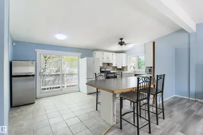 Interior photo 3 of 6 Hillcrest DR NW