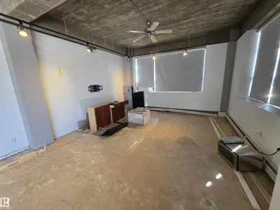 Interior photo 4 of 