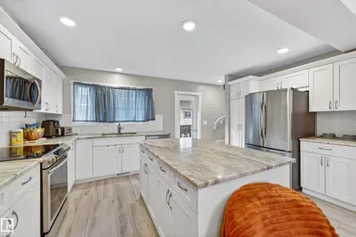Interior photo 2 of #85 165 CY BECKER BV NW