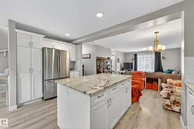 Interior photo 3 of #85 165 CY BECKER BV NW