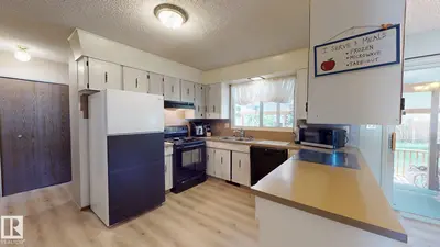 Interior photo 4 of 4809 MacKenzie Ave