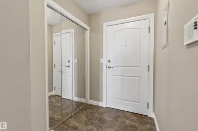 Interior photo 1 of 