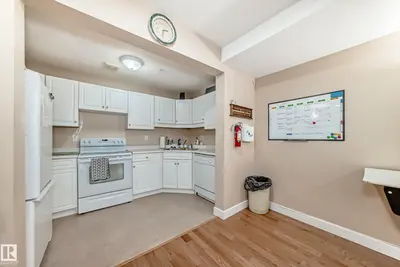 Interior photo 2 of 