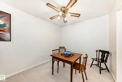 Interior photo 4 of 