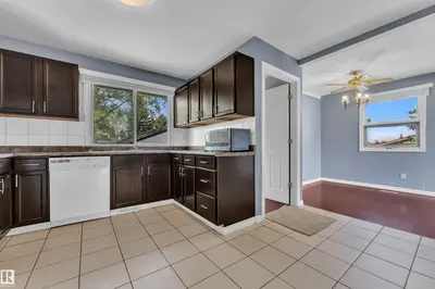 Interior photo 2 of 132 WOODVALE RD W NW