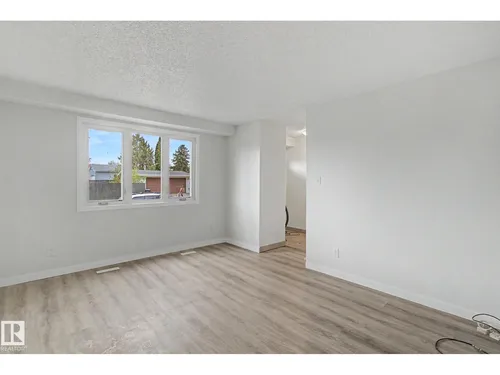 9B CLAREVIEW VG NW, Edmonton - $214,900