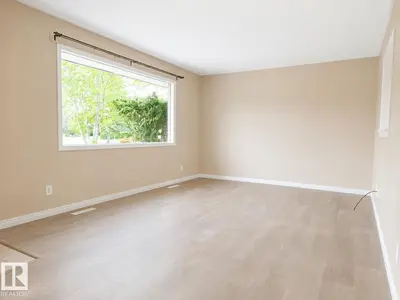 Interior photo 1 of 