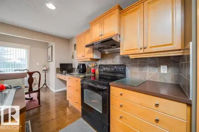 Interior photo 3 of 2577 HANNA CR NW