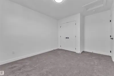 Interior photo 4 of 3606 39 AV