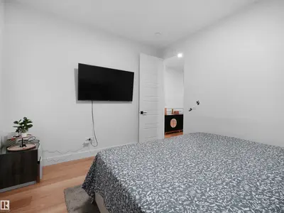 Interior photo 2 of 2928 1 AV SW