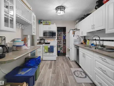 Interior photo 3 of 1102 Saddleback RD NW