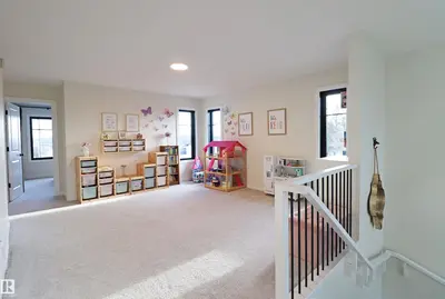 Interior photo 2 of 100 GRAYBRIAR DR