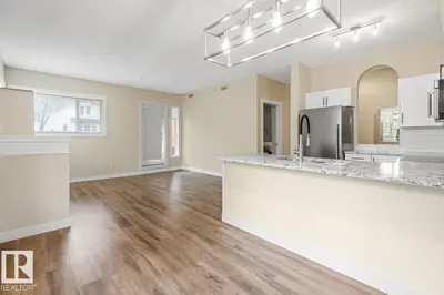 Interior photo 4 of 