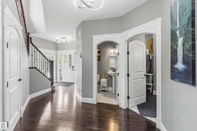 Interior photo 3 of 247 AMBLESIDE DR SW