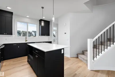 Interior photo 3 of 5275 EDGEMONT BV NW
