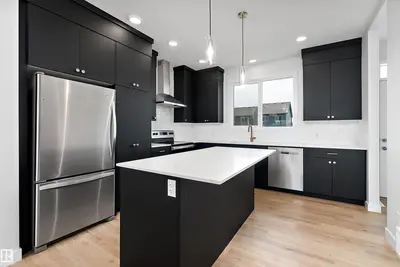 Interior photo 4 of 5275 EDGEMONT BV NW