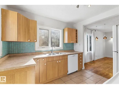 12821 122 ST NW, Edmonton - $279,000
