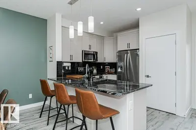 Interior photo 3 of 721 BERG LO