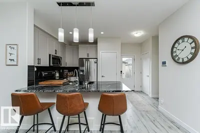 Interior photo 4 of 721 BERG LO