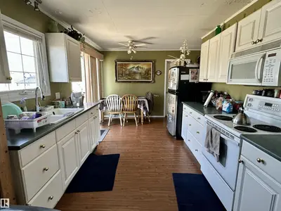 Interior photo 3 of 5001 PARKVIEW CR