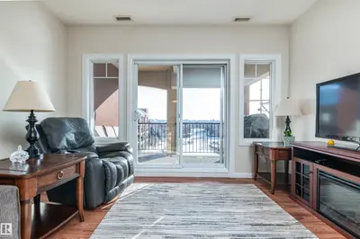 Interior photo 2 of #439 300 Palisades WY