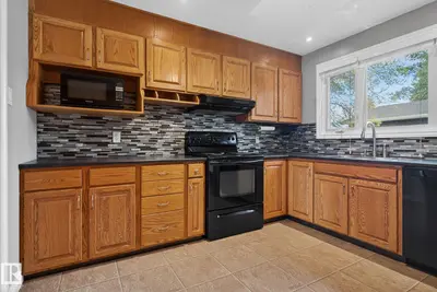 Interior photo 4 of 21 CYPRESS AV