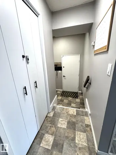 Interior photo 4 of 4617 47 AV