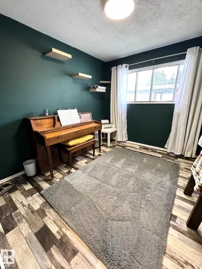Interior photo 2 of 4617 47 AV