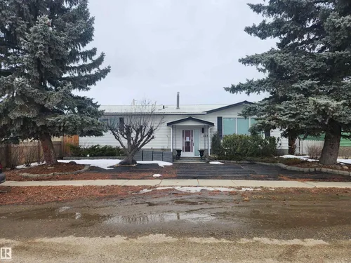 4636 46 AV, Evansburg - $240,000