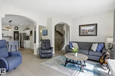 Interior photo 4 of 204 SHEPPARD CO SW